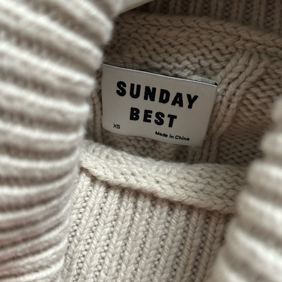 Aritzia cropped sweater - Picture 3 of 4